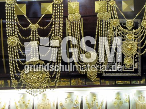 369 arabischer Goldschmuck.JPG